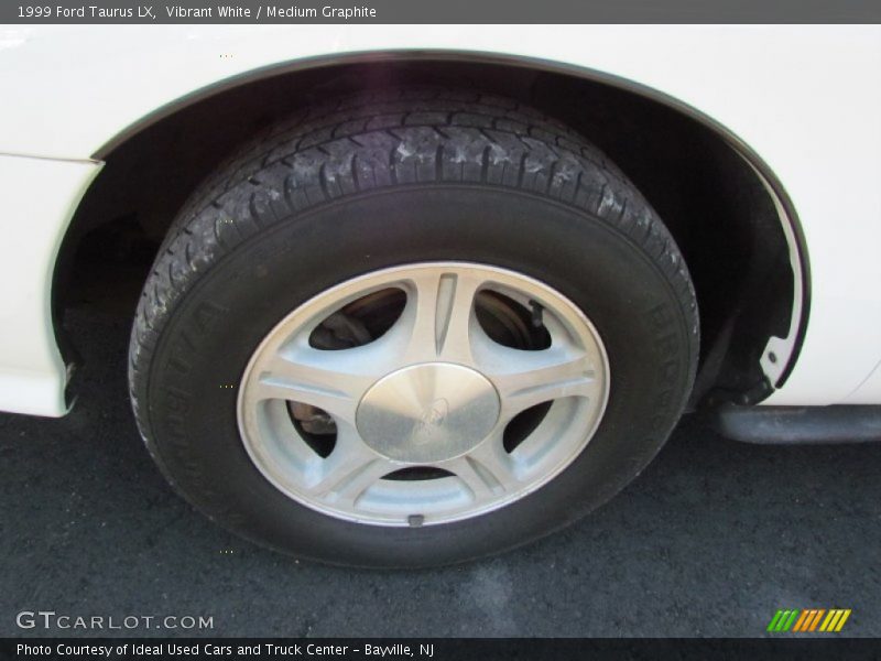Vibrant White / Medium Graphite 1999 Ford Taurus LX