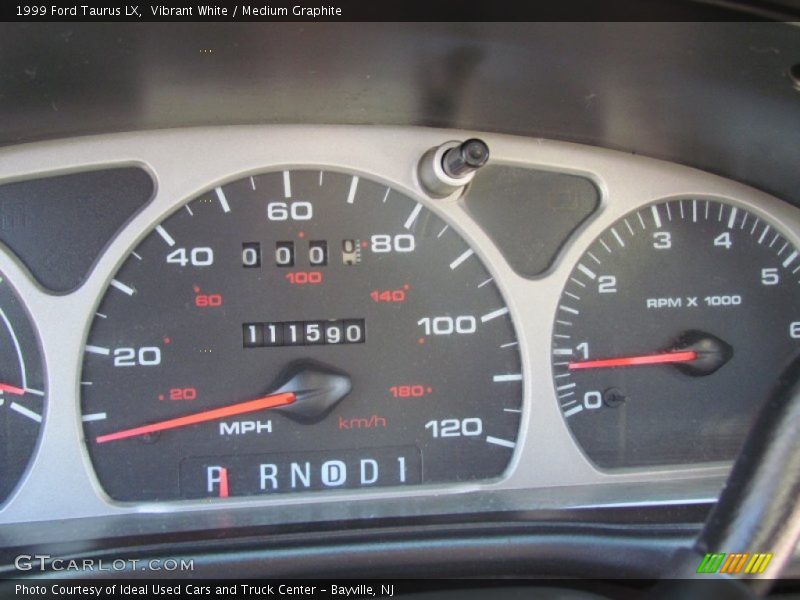 Vibrant White / Medium Graphite 1999 Ford Taurus LX