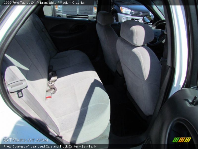 Vibrant White / Medium Graphite 1999 Ford Taurus LX