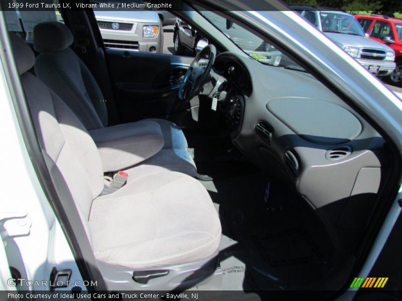 Vibrant White / Medium Graphite 1999 Ford Taurus LX
