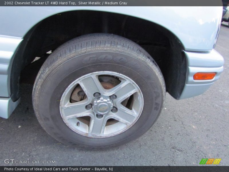 Silver Metallic / Medium Gray 2002 Chevrolet Tracker LT 4WD Hard Top