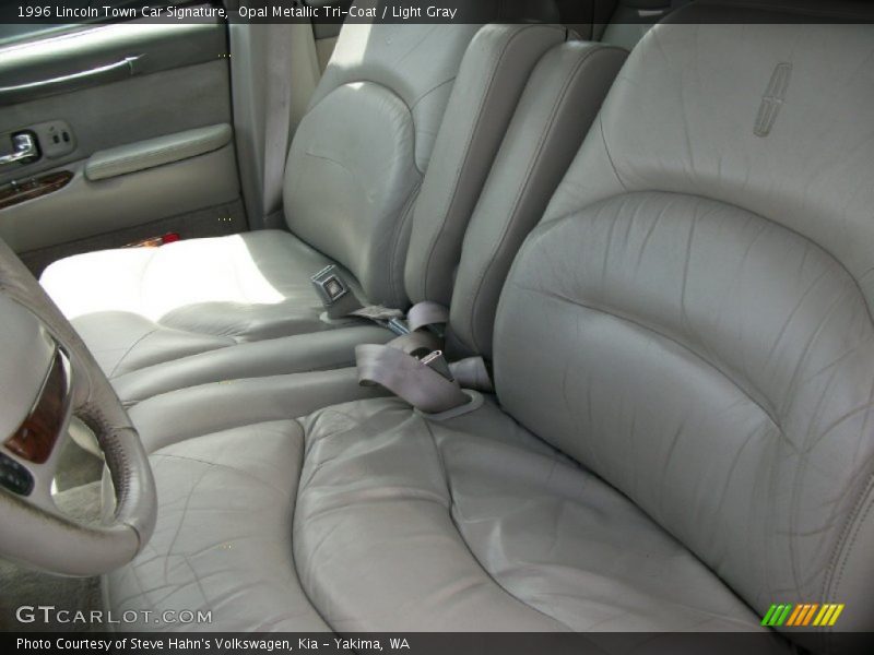 Opal Metallic Tri-Coat / Light Gray 1996 Lincoln Town Car Signature