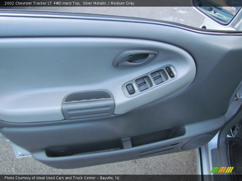 Silver Metallic / Medium Gray 2002 Chevrolet Tracker LT 4WD Hard Top