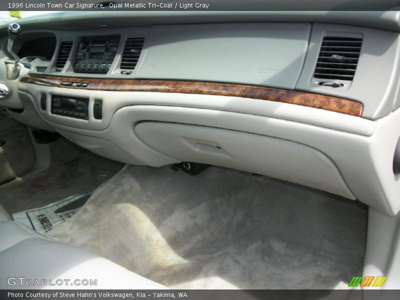 Dashboard of 1996 Town Car Signature