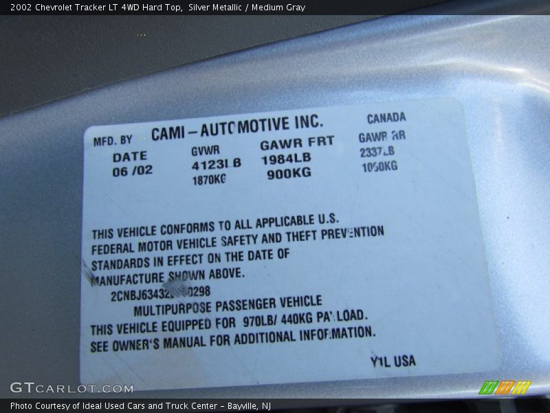 Silver Metallic / Medium Gray 2002 Chevrolet Tracker LT 4WD Hard Top