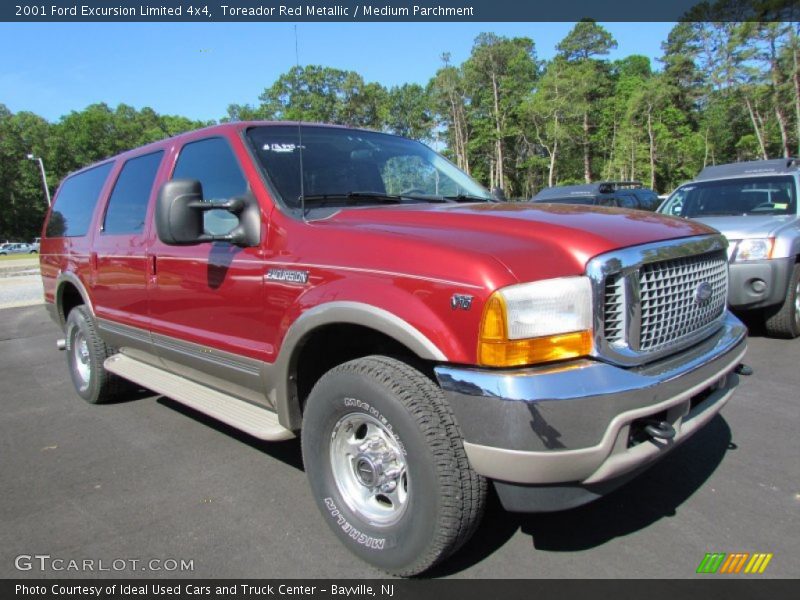Front 3/4 View of 2001 Excursion Limited 4x4