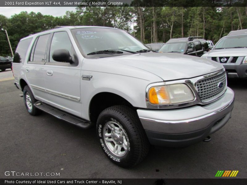 Front 3/4 View of 2001 Expedition XLT 4x4