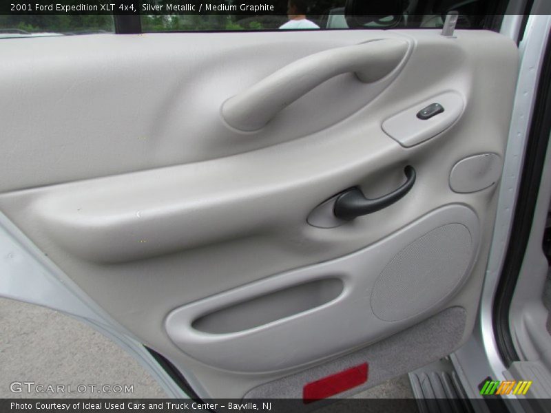 Silver Metallic / Medium Graphite 2001 Ford Expedition XLT 4x4