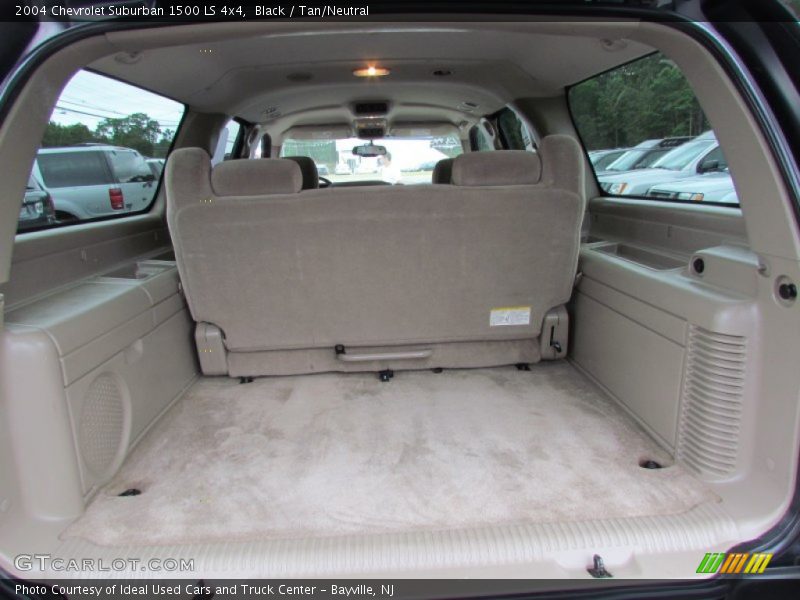 Black / Tan/Neutral 2004 Chevrolet Suburban 1500 LS 4x4