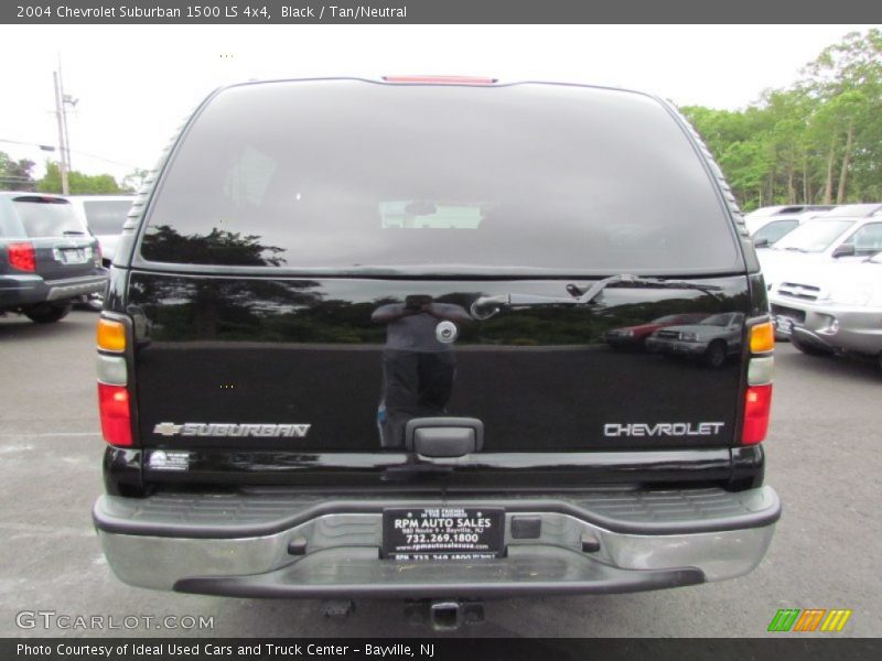 Black / Tan/Neutral 2004 Chevrolet Suburban 1500 LS 4x4