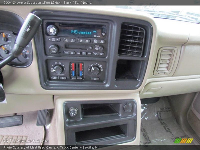 Black / Tan/Neutral 2004 Chevrolet Suburban 1500 LS 4x4