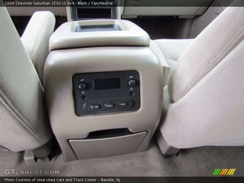 Black / Tan/Neutral 2004 Chevrolet Suburban 1500 LS 4x4