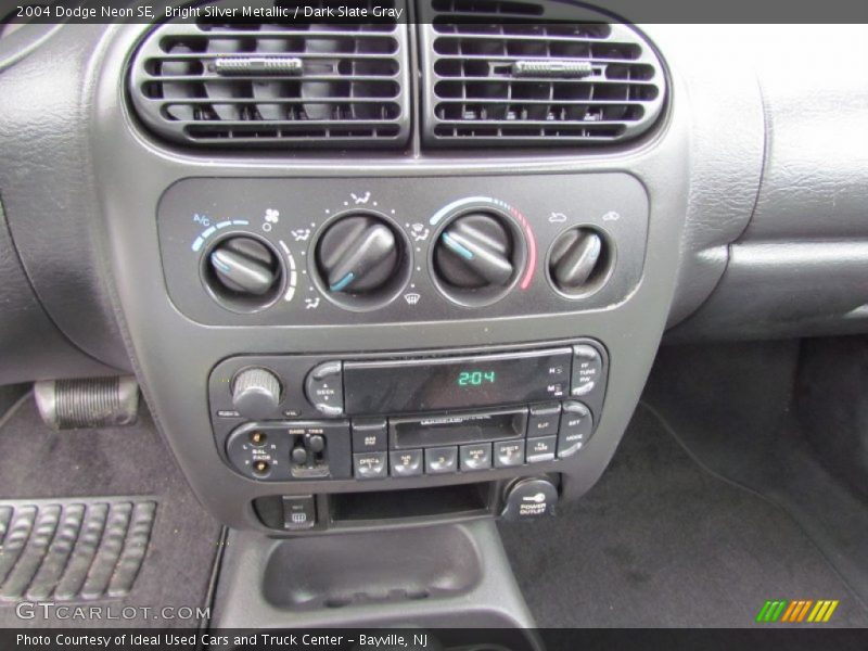 Bright Silver Metallic / Dark Slate Gray 2004 Dodge Neon SE