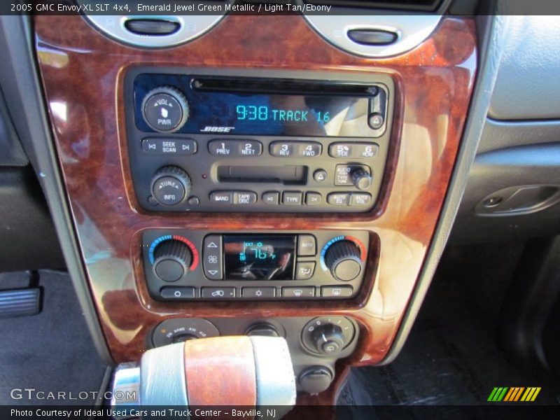Controls of 2005 Envoy XL SLT 4x4
