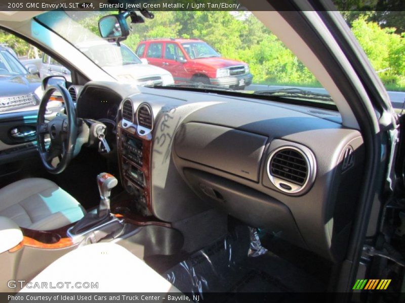 Emerald Jewel Green Metallic / Light Tan/Ebony 2005 GMC Envoy XL SLT 4x4
