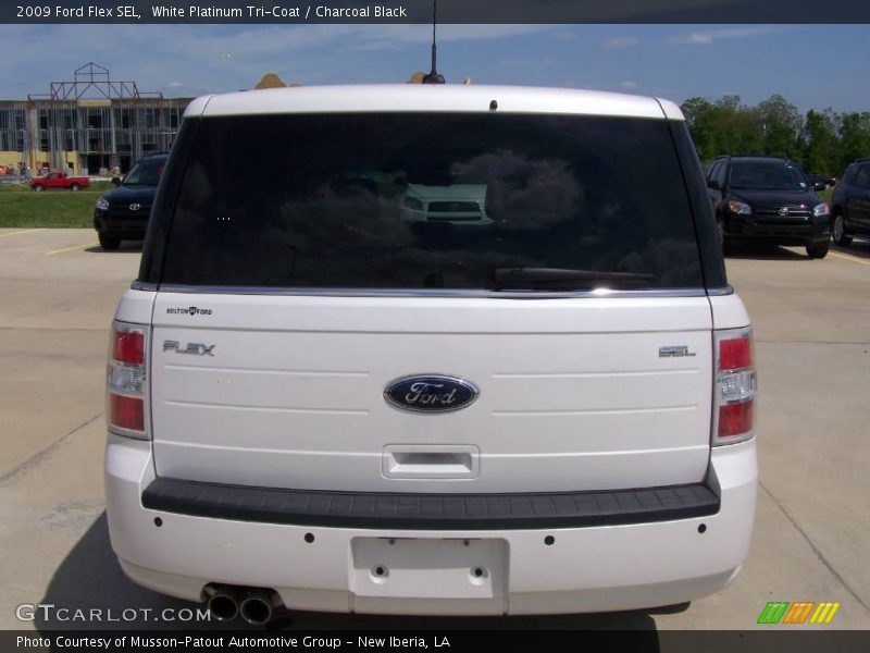 White Platinum Tri-Coat / Charcoal Black 2009 Ford Flex SEL