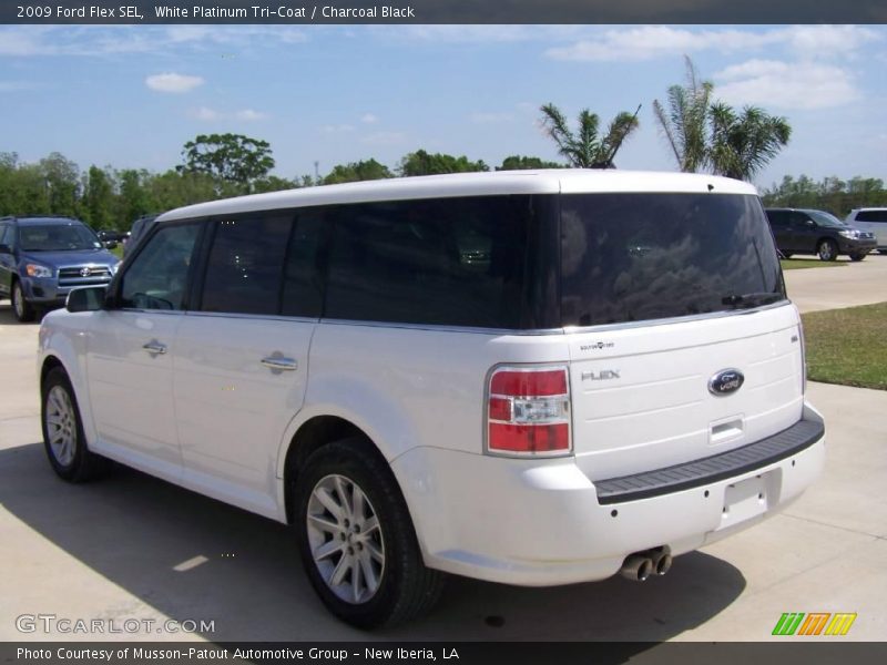 White Platinum Tri-Coat / Charcoal Black 2009 Ford Flex SEL