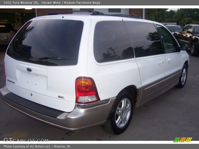 Vibrant White / Medium Parchment Beige 2002 Ford Windstar SEL