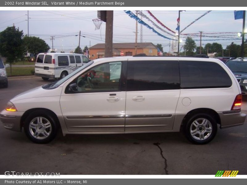 Vibrant White / Medium Parchment Beige 2002 Ford Windstar SEL