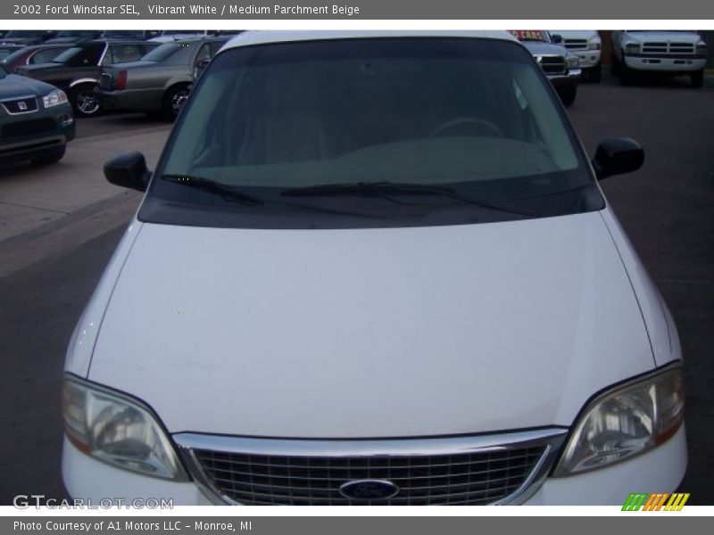 Vibrant White / Medium Parchment Beige 2002 Ford Windstar SEL