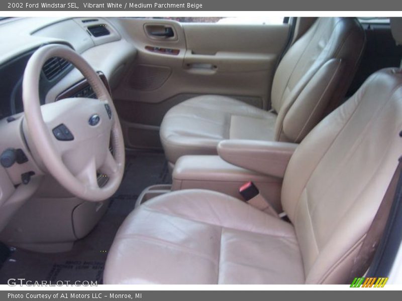 Vibrant White / Medium Parchment Beige 2002 Ford Windstar SEL