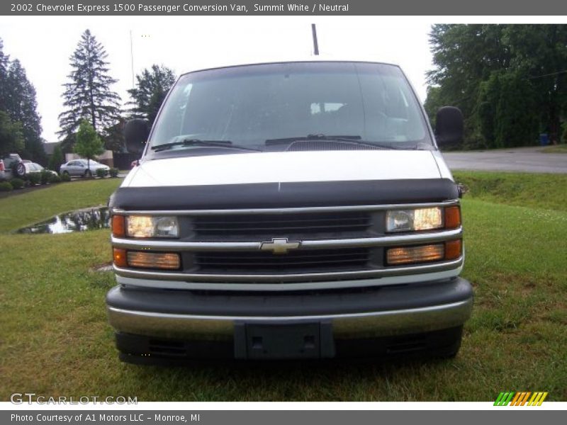 Summit White / Neutral 2002 Chevrolet Express 1500 Passenger Conversion Van