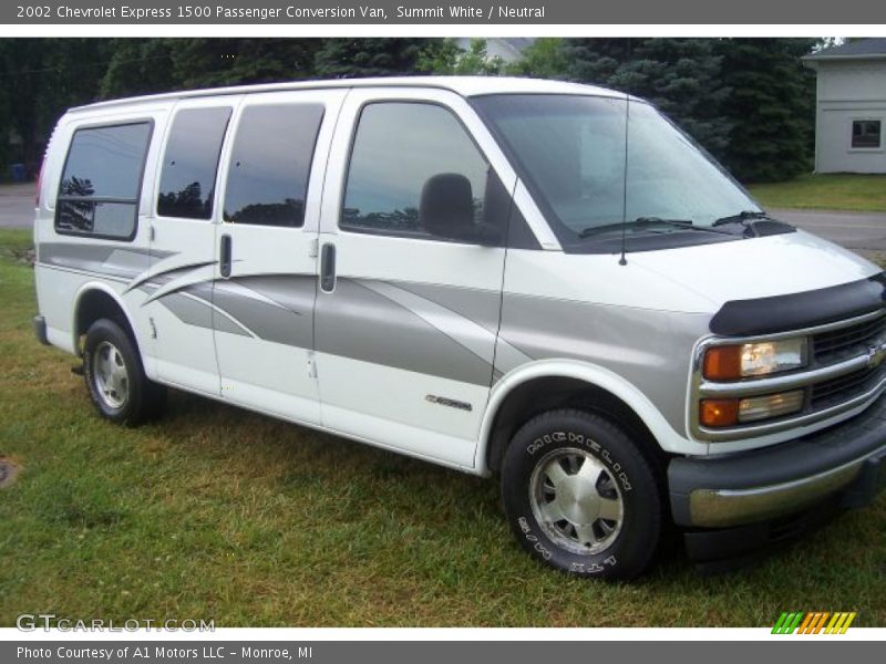 Summit White / Neutral 2002 Chevrolet Express 1500 Passenger Conversion Van