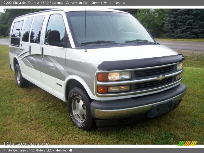 Summit White / Neutral 2002 Chevrolet Express 1500 Passenger Conversion Van