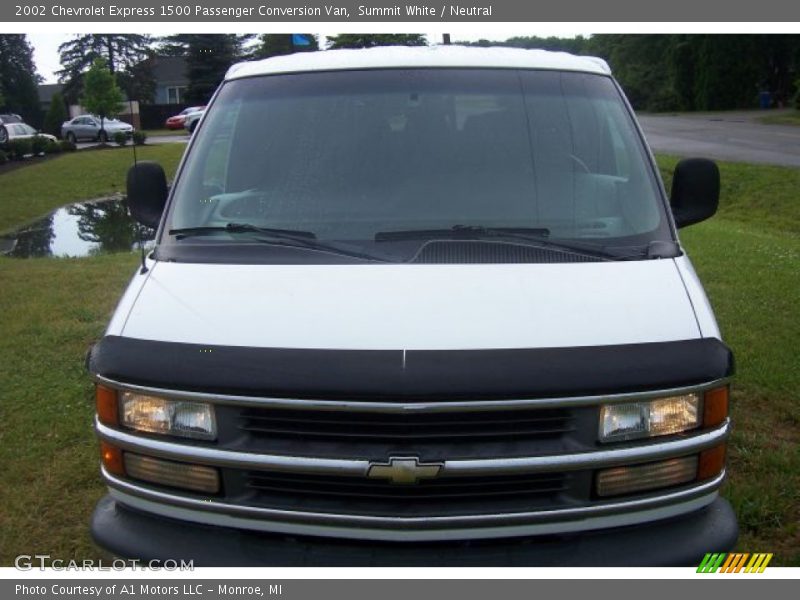 Summit White / Neutral 2002 Chevrolet Express 1500 Passenger Conversion Van