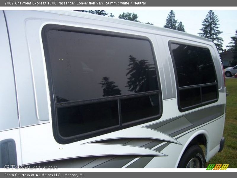 Summit White / Neutral 2002 Chevrolet Express 1500 Passenger Conversion Van