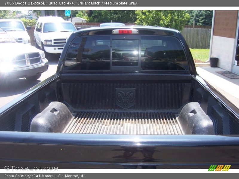 Brilliant Black / Medium Slate Gray 2006 Dodge Dakota SLT Quad Cab 4x4