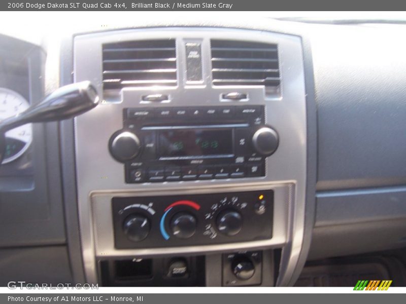 Brilliant Black / Medium Slate Gray 2006 Dodge Dakota SLT Quad Cab 4x4