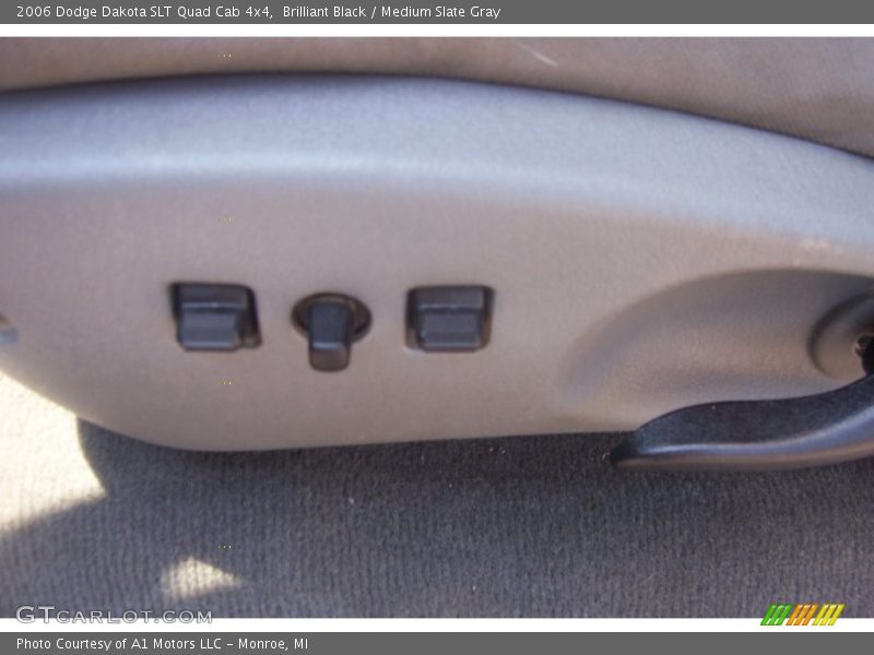 Brilliant Black / Medium Slate Gray 2006 Dodge Dakota SLT Quad Cab 4x4