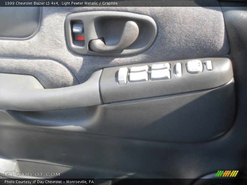 Light Pewter Metallic / Graphite 1999 Chevrolet Blazer LS 4x4