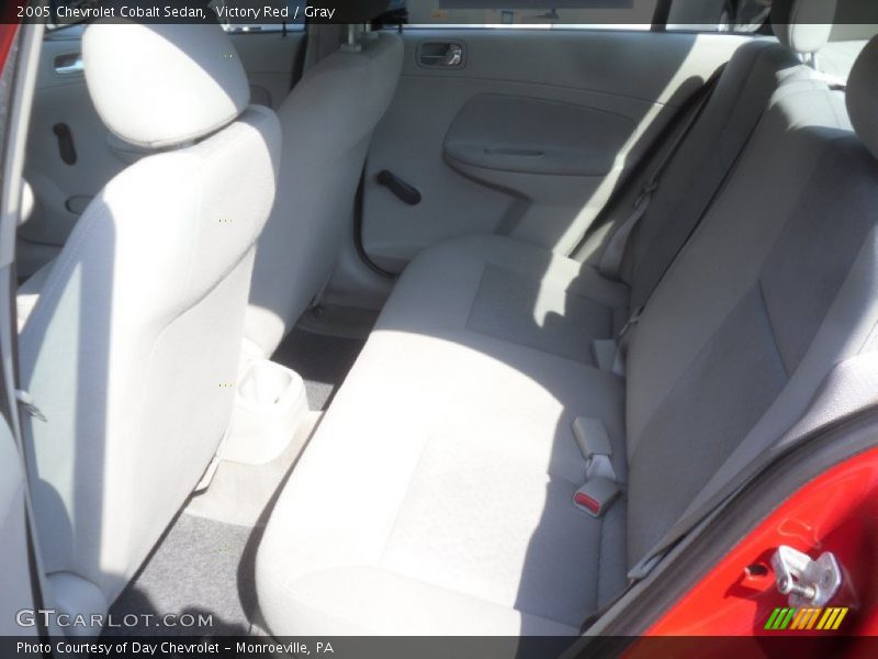 Victory Red / Gray 2005 Chevrolet Cobalt Sedan