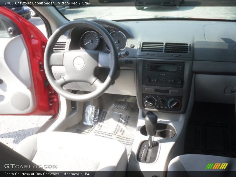 Victory Red / Gray 2005 Chevrolet Cobalt Sedan