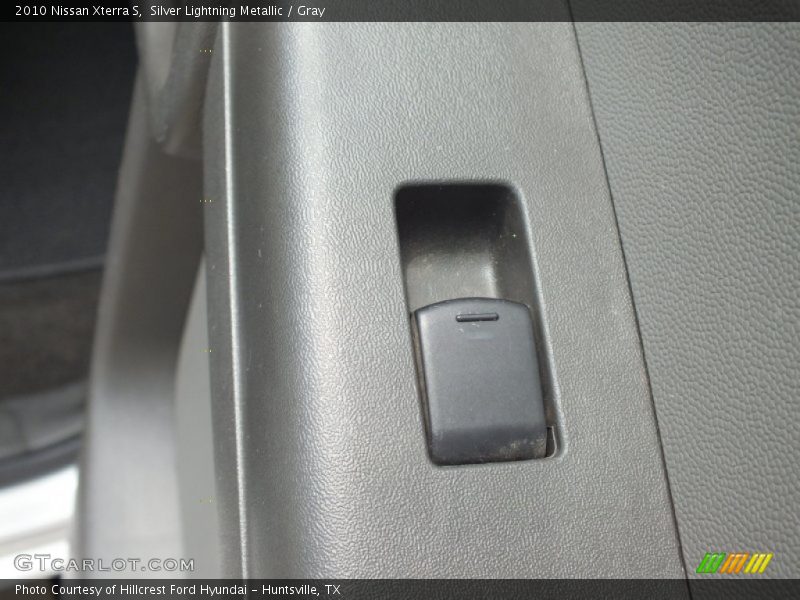 Silver Lightning Metallic / Gray 2010 Nissan Xterra S