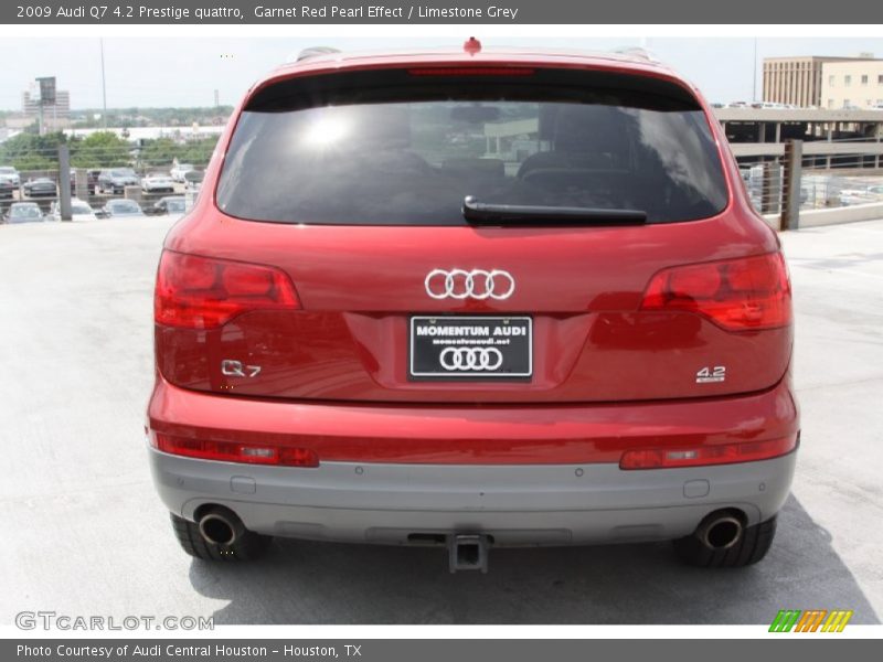 Garnet Red Pearl Effect / Limestone Grey 2009 Audi Q7 4.2 Prestige quattro