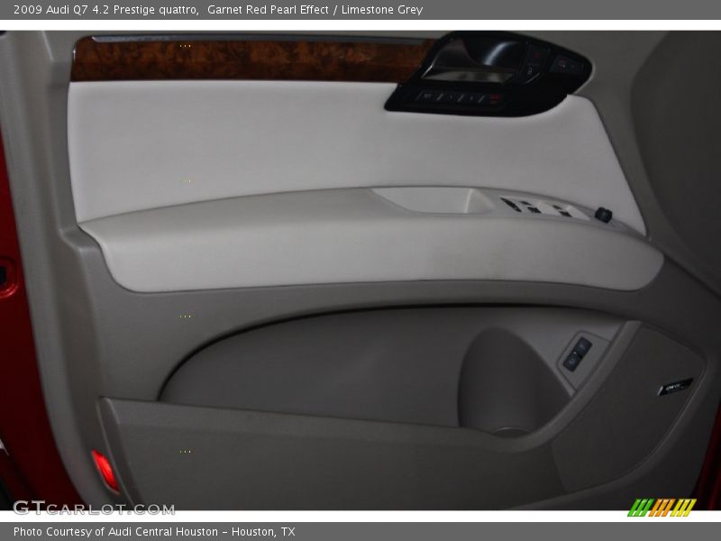 Garnet Red Pearl Effect / Limestone Grey 2009 Audi Q7 4.2 Prestige quattro