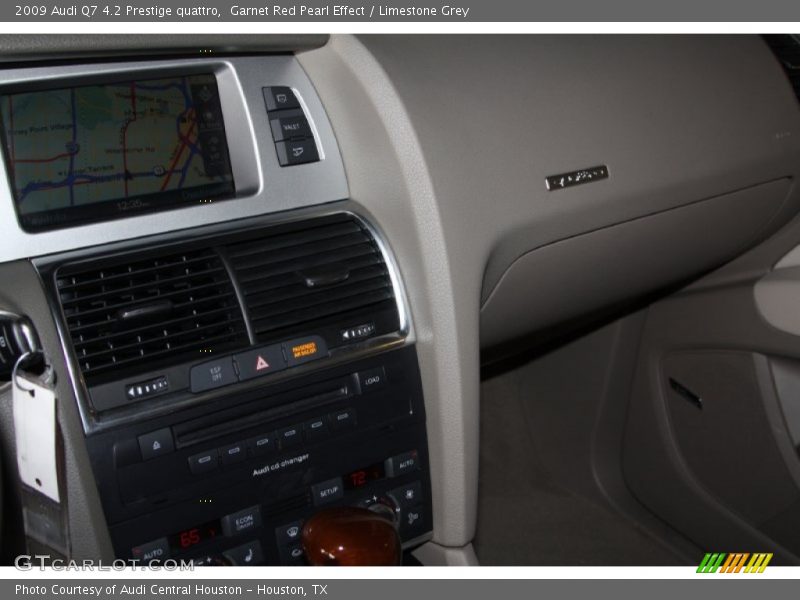 Garnet Red Pearl Effect / Limestone Grey 2009 Audi Q7 4.2 Prestige quattro