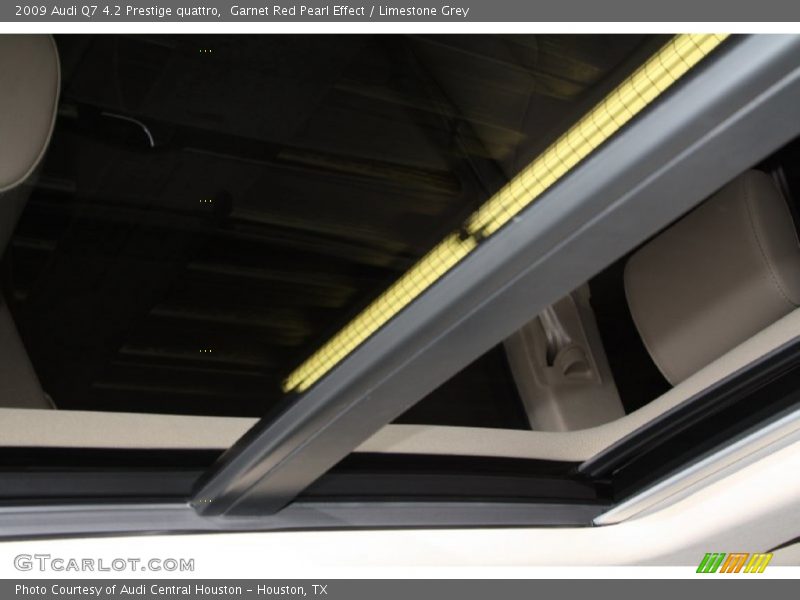 Garnet Red Pearl Effect / Limestone Grey 2009 Audi Q7 4.2 Prestige quattro
