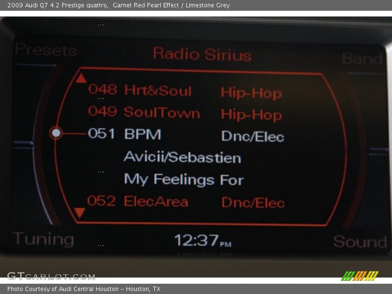 Garnet Red Pearl Effect / Limestone Grey 2009 Audi Q7 4.2 Prestige quattro