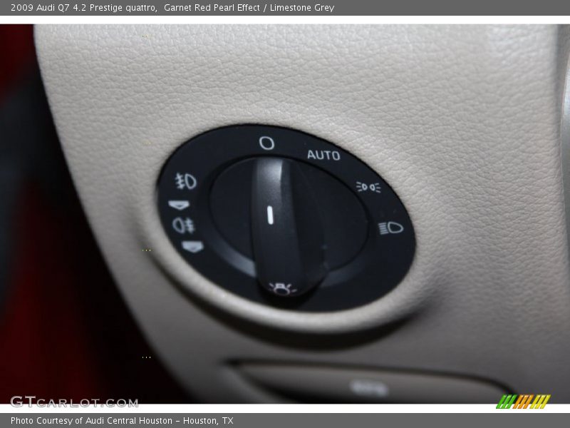 Garnet Red Pearl Effect / Limestone Grey 2009 Audi Q7 4.2 Prestige quattro