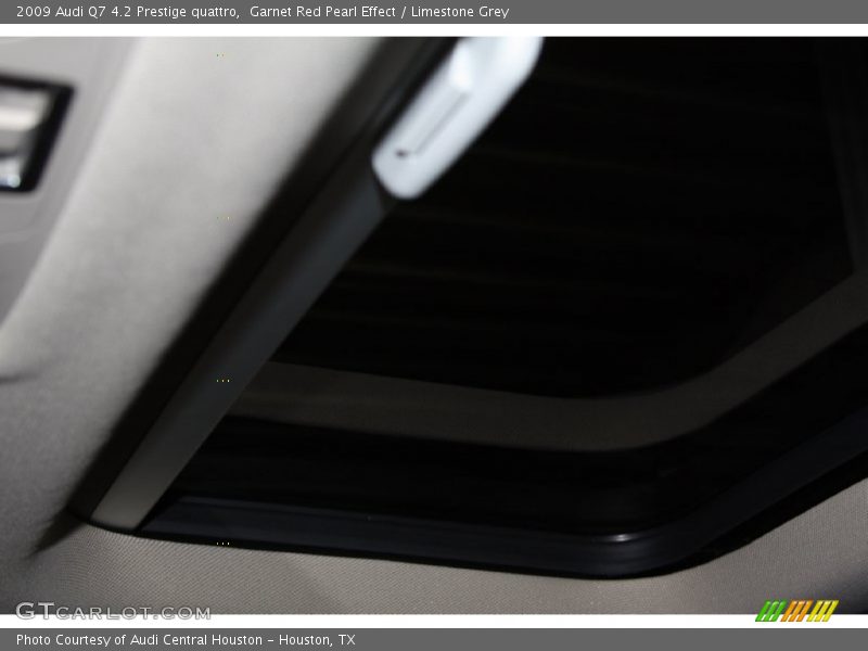 Garnet Red Pearl Effect / Limestone Grey 2009 Audi Q7 4.2 Prestige quattro