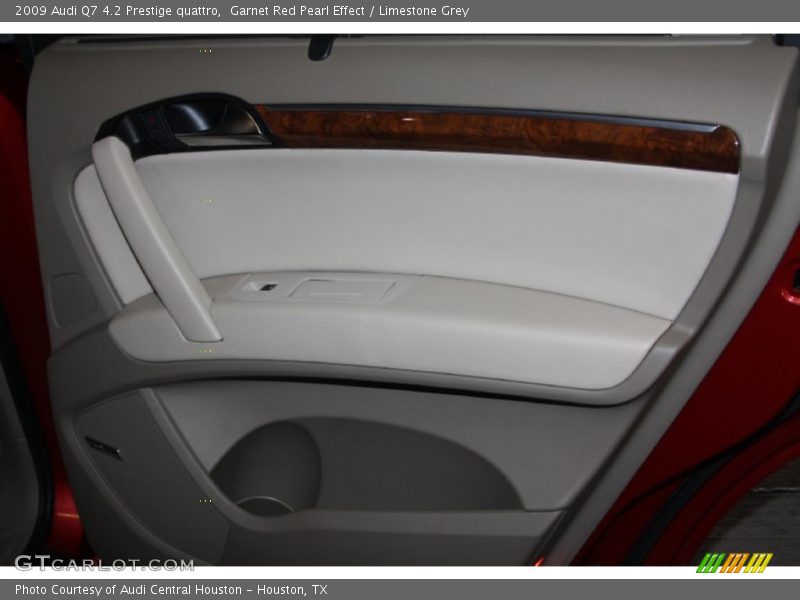 Garnet Red Pearl Effect / Limestone Grey 2009 Audi Q7 4.2 Prestige quattro