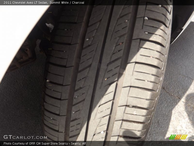 Summit White / Charcoal 2011 Chevrolet Aveo LT Sedan