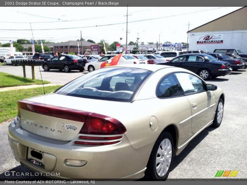 Champagne Pearl / Black/Beige 2001 Dodge Stratus SE Coupe
