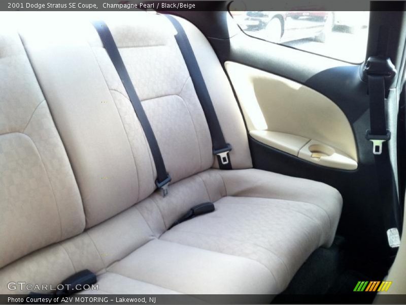 Champagne Pearl / Black/Beige 2001 Dodge Stratus SE Coupe