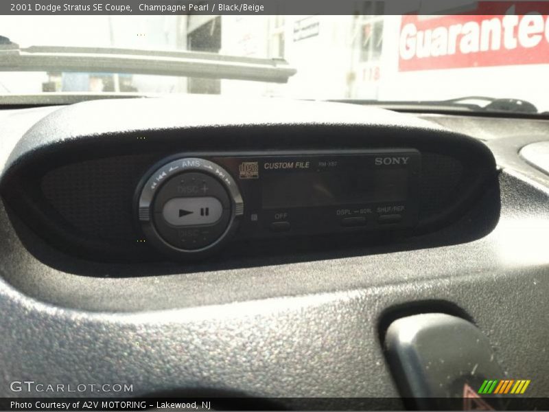 Champagne Pearl / Black/Beige 2001 Dodge Stratus SE Coupe