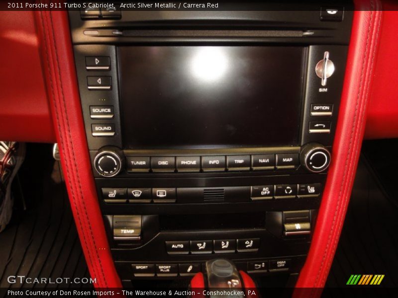 Controls of 2011 911 Turbo S Cabriolet
